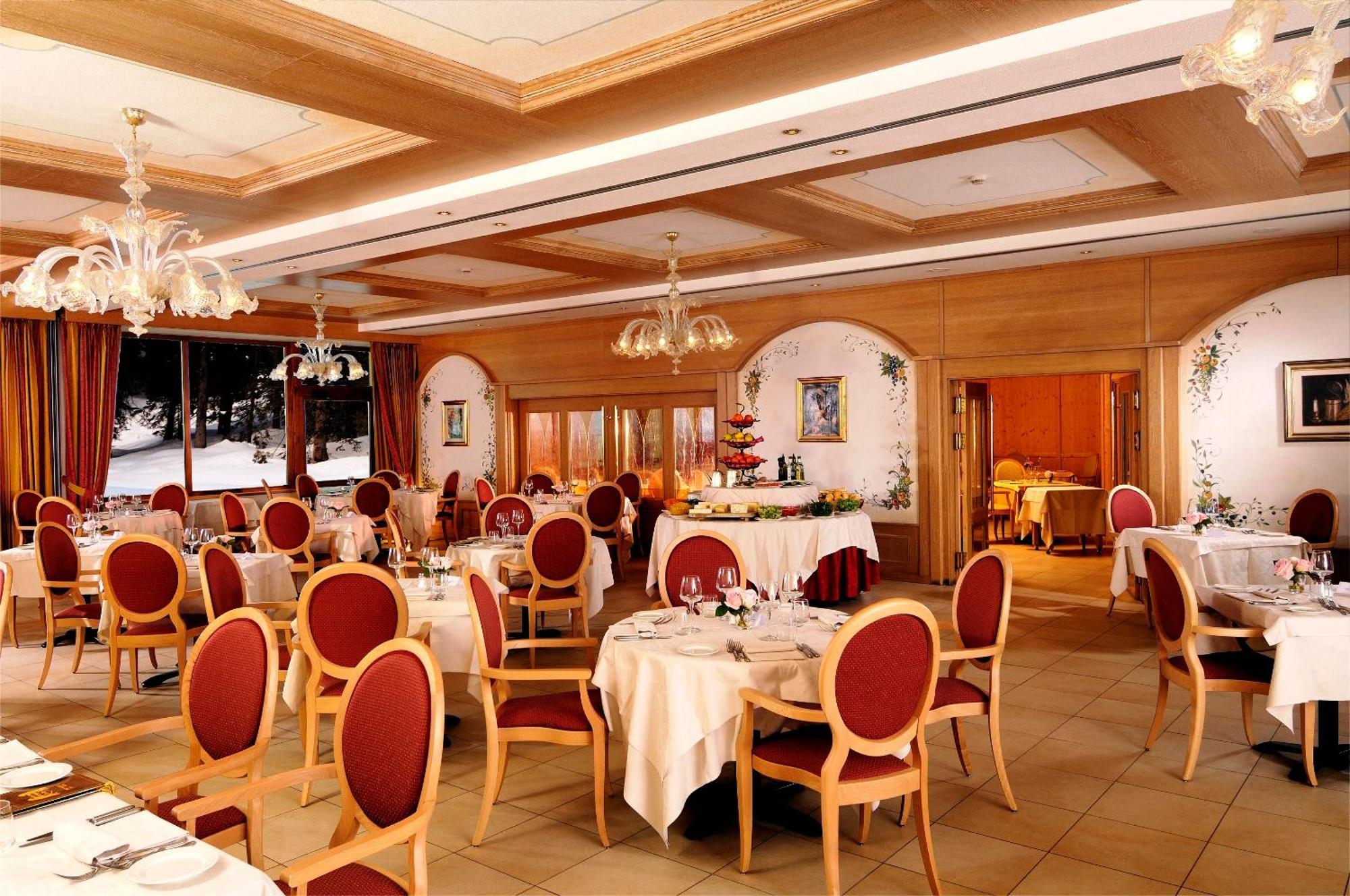 Carlo Magno Hotel Spa Resort 마돈나 디 캄필리오 외부 사진