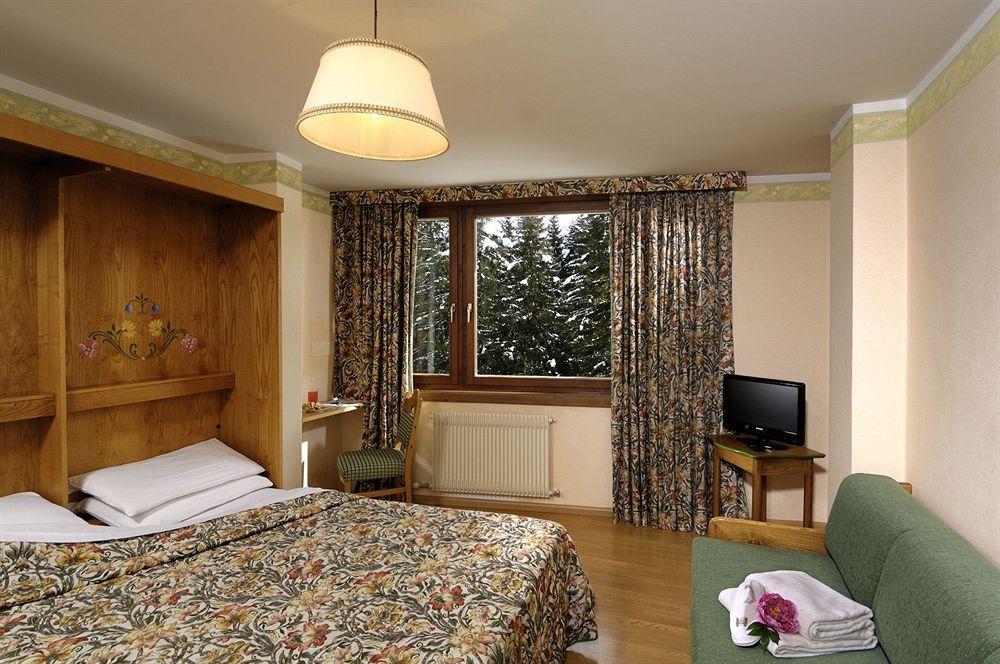 Carlo Magno Hotel Spa Resort 마돈나 디 캄필리오 외부 사진