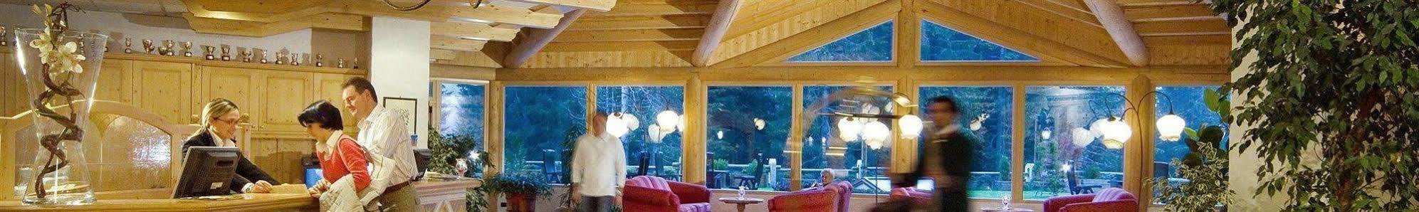 Carlo Magno Hotel Spa Resort 마돈나 디 캄필리오 외부 사진