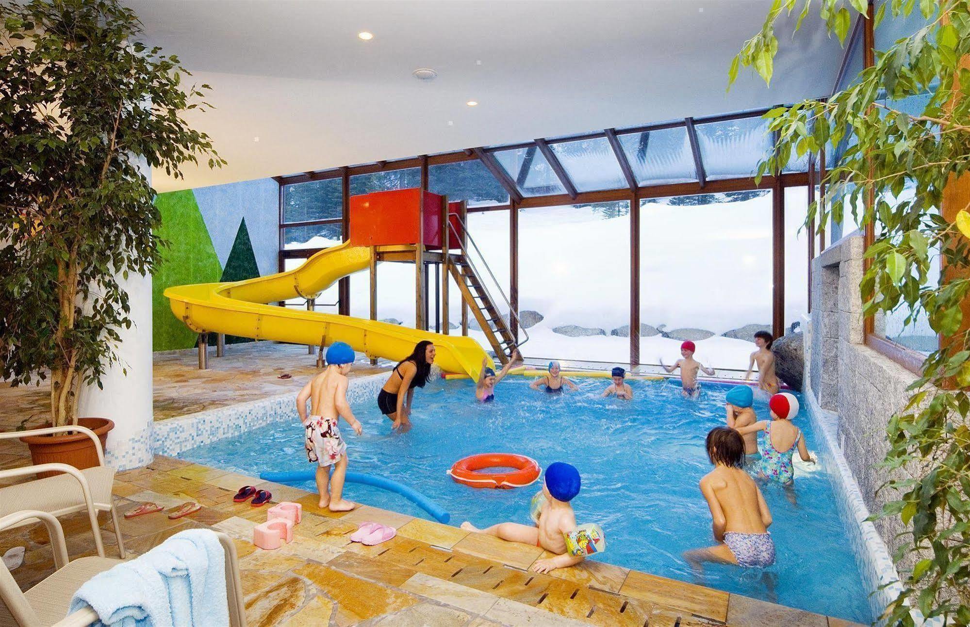 Carlo Magno Hotel Spa Resort 마돈나 디 캄필리오 외부 사진