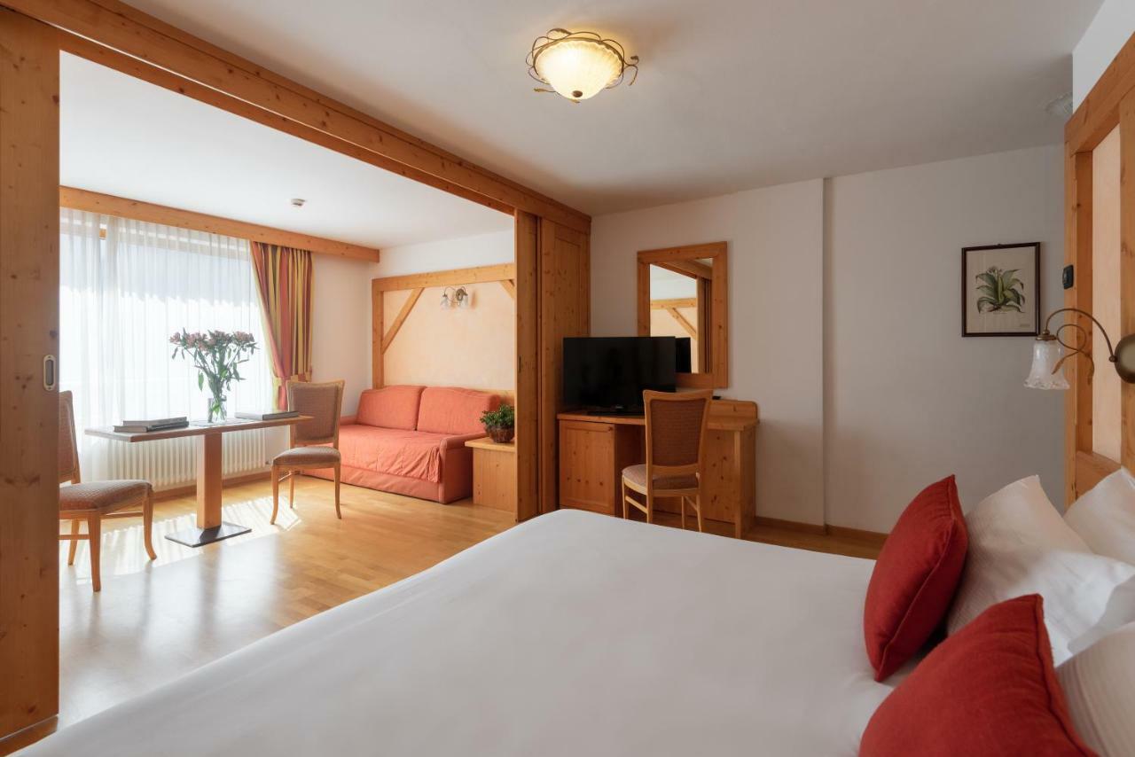 Carlo Magno Hotel Spa Resort 마돈나 디 캄필리오 외부 사진