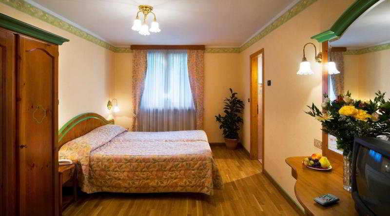 Carlo Magno Hotel Spa Resort 마돈나 디 캄필리오 외부 사진